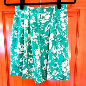 LAUREN Ralph Lauren Green Silk Shorts - Size 4